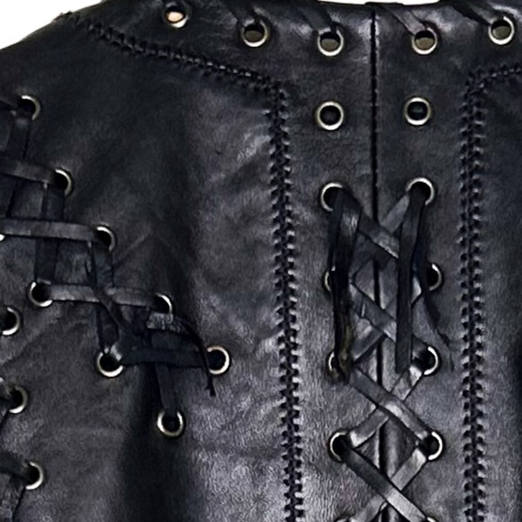 Black leather Just Cavalli Jacket Croped with fringe Size 38 - Picture 7 of 8